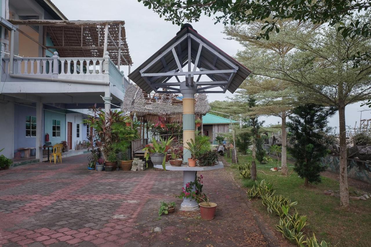 Oyo 90015 Indah Chalet Kuala Rompin Zewnętrze zdjęcie